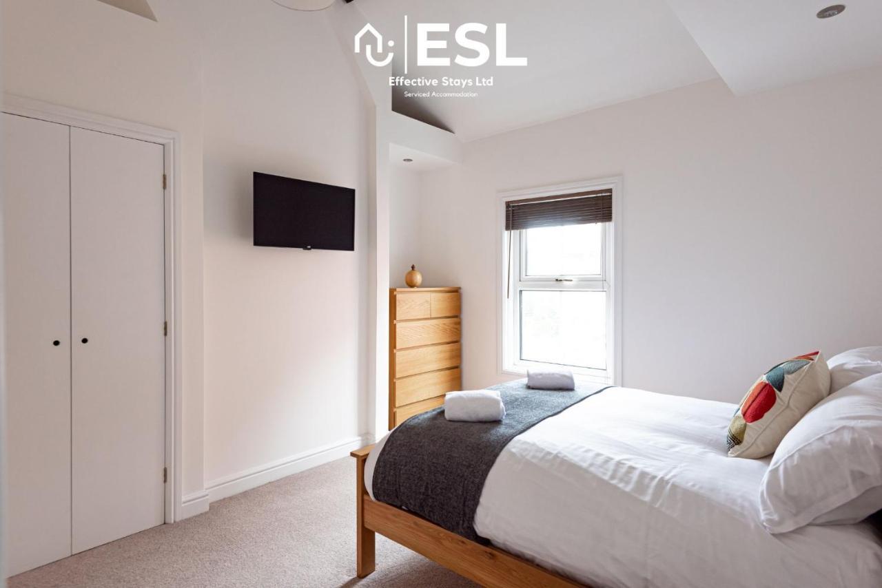 2 Bedroom Terrace Cottage, Parking, 5 Minutes Drive To Royal Shrewsbury Hospital Exterior photo